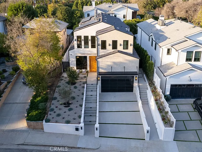 12207 Valleyheart Dr — Photo 49