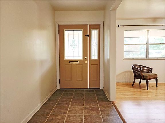 2nd image of 615 Hancock Ave