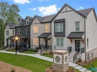 634 Oakleaf Grove Ln, Sugar Hill, GA 30518