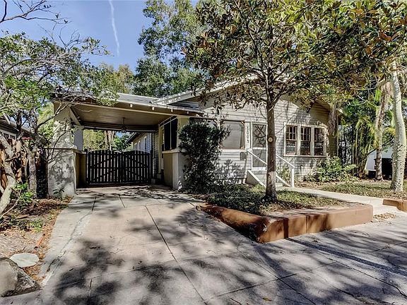 4th image of 1004 E CRENSHAW STREET