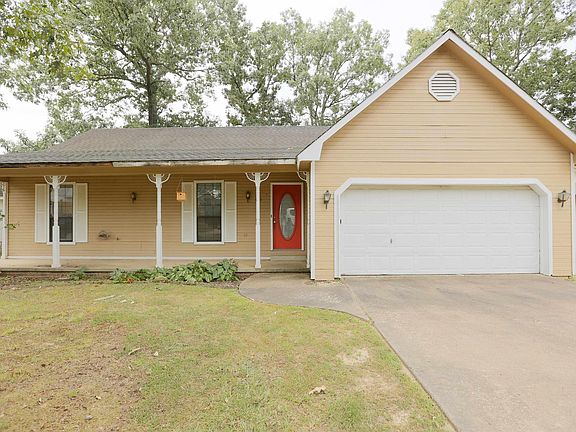 2nd image of 121 Silverbrook Dr