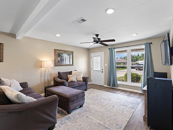 5th image of 707 Prevost Dr