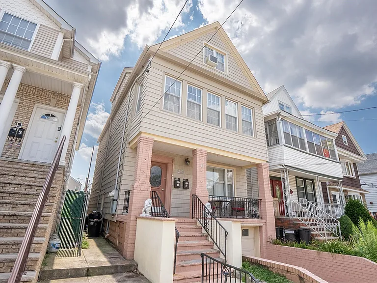 24 Edwards Ct #2 — Photo 25