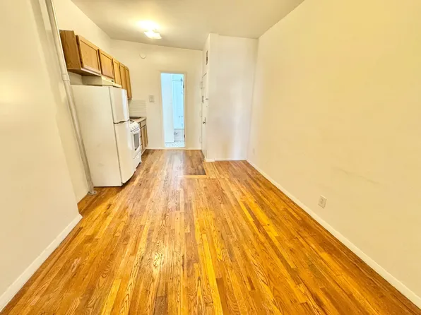 35 Carmine Street image 7 of 12