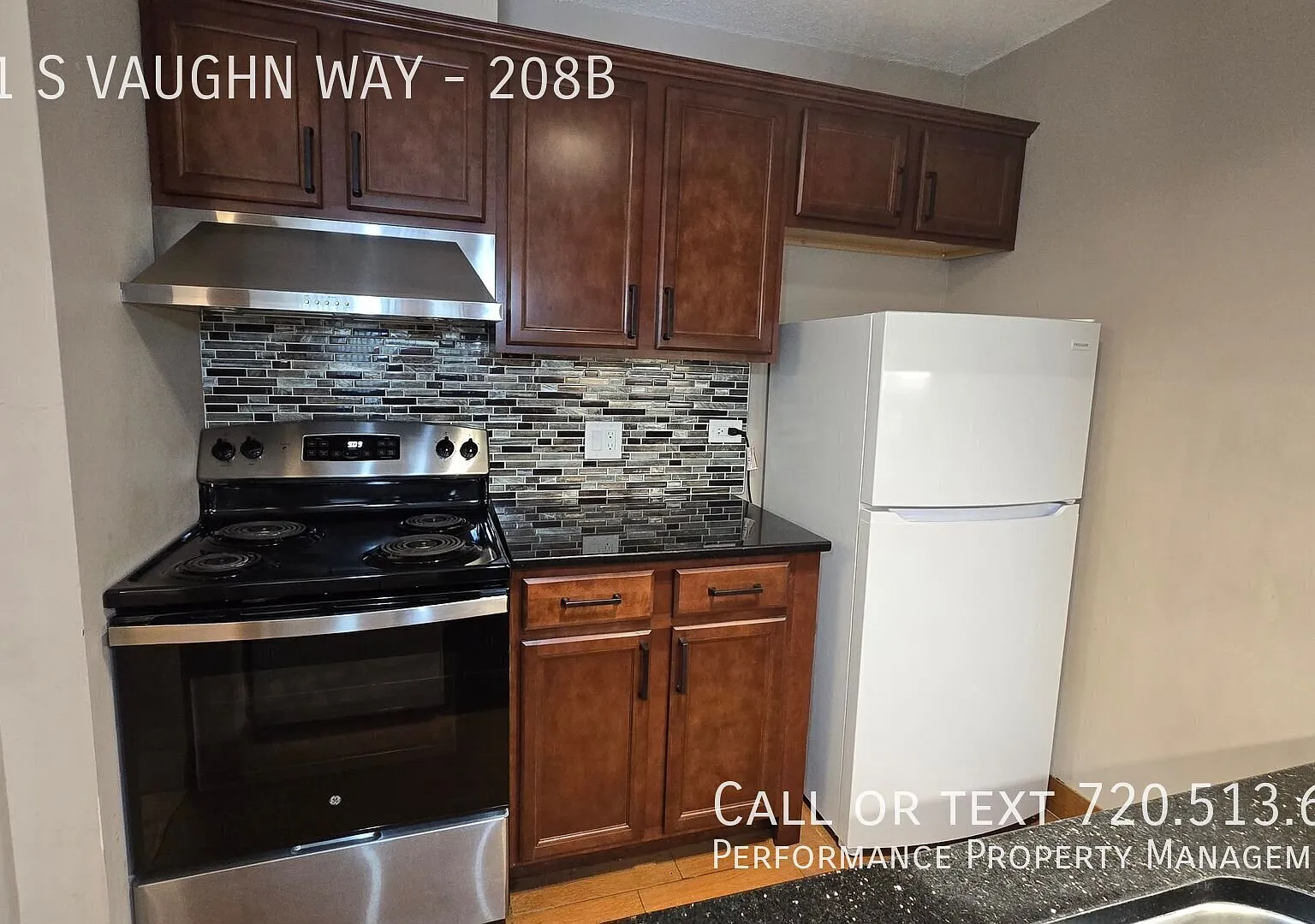 Beautiful 2-bedroom, 2-bathroom condo close to I-225 — Photo 3