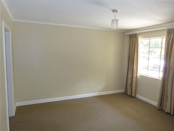 2nd image of 1009 Garden Dr