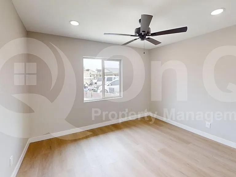 9459 N 64th Dr — Photo 10