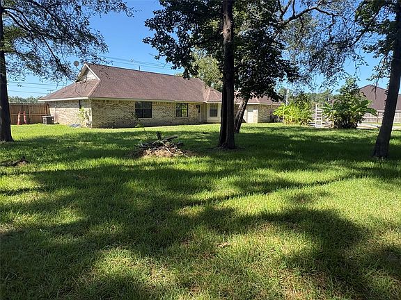 5th image of 8874 Spring Woods Dr