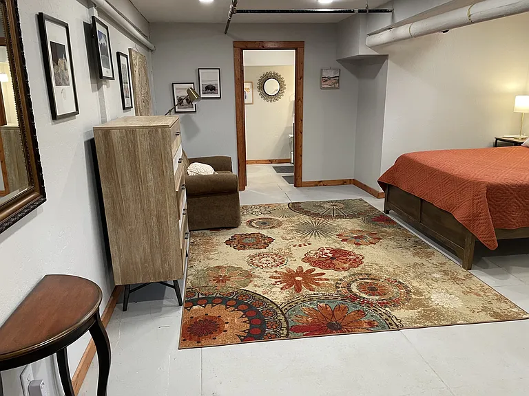 418 W Callender St #4 — Photo 3