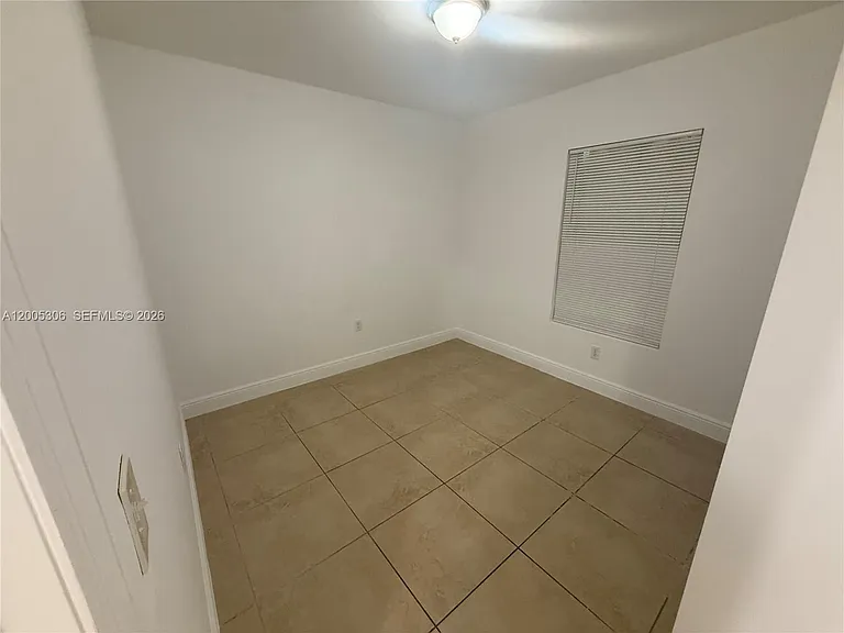1565 NW 47th St #1 — Photo 7