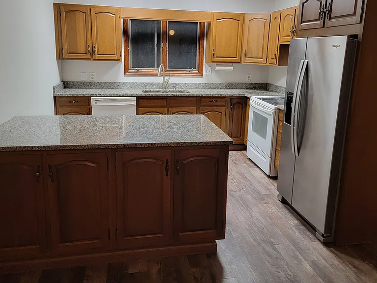 161 Maple St #L — Photo 7