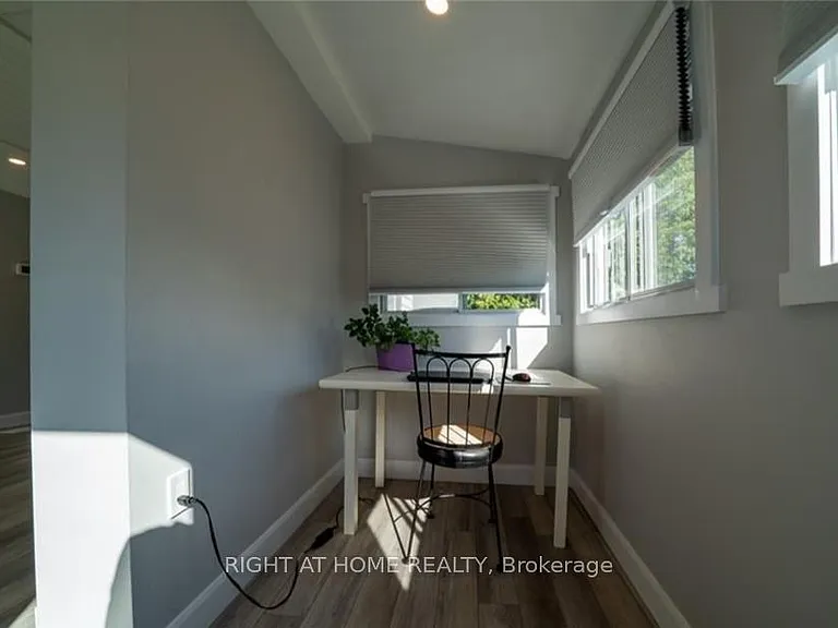 48 Ridley St E — Photo 4