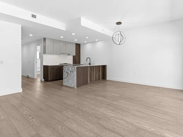 3590 W 39th Ave #202, Vancouver, BC V6N 4K8