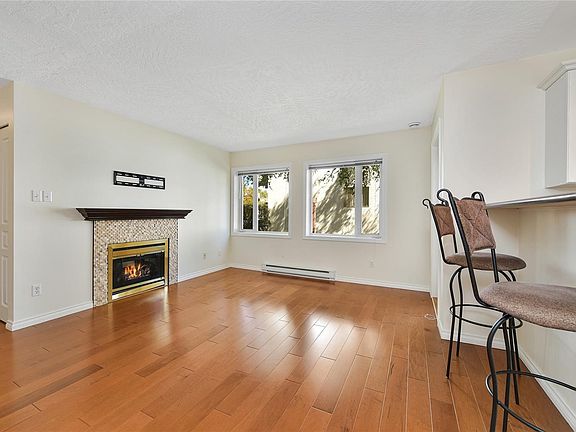 3rd image of 1037 Richardson St #204