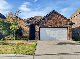 8864 Devonshire Dr, Fort Worth, TX 76131