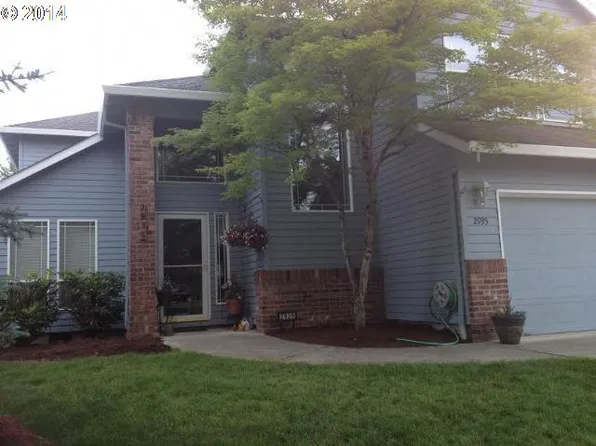 2935 NE Aurora Dr, Hillsboro, OR 97124