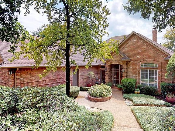 2nd image of 350 Craig Cir