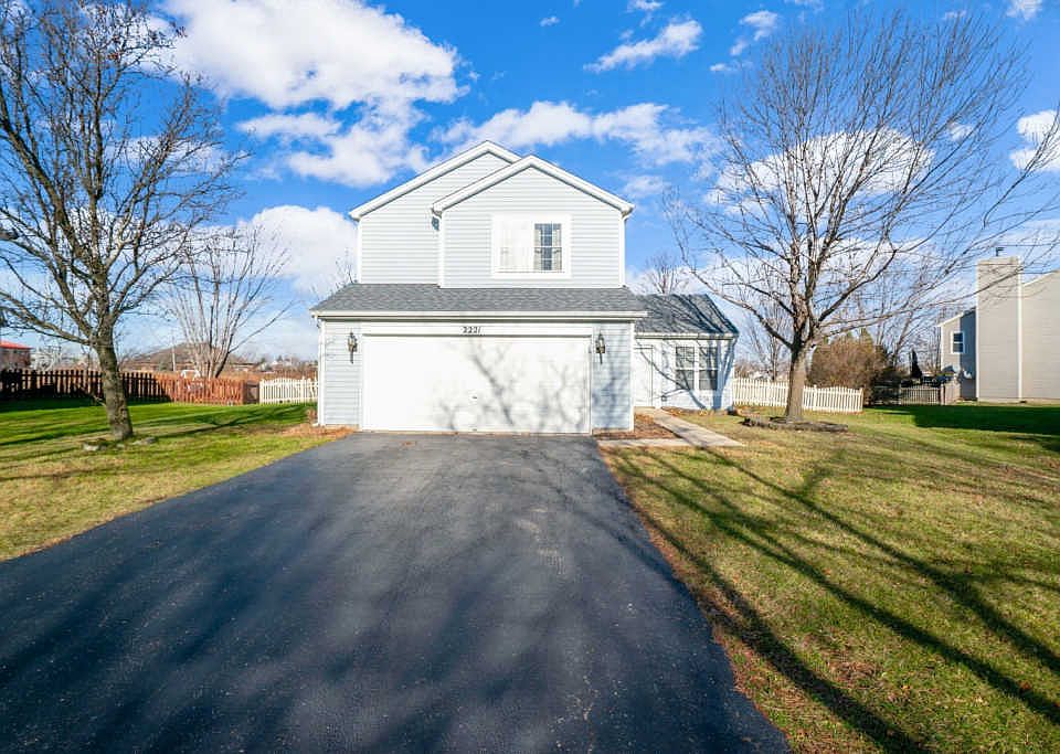1st image of 2221 Twin Lakes Ct