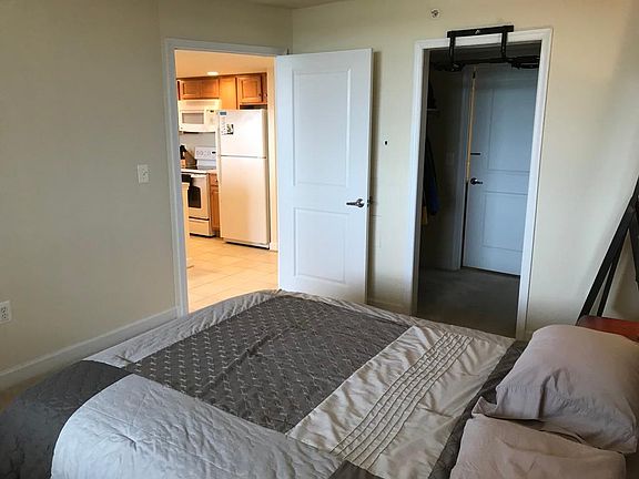 5th image of 3901 Fairfax Dr