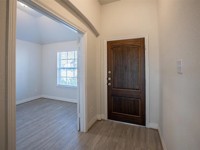 3427 Avary River Ln — Photo 4
