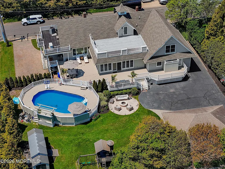 69 Seaview Ave — Photo 30