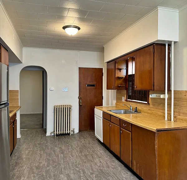 819 E Market St #1 — Photo 4