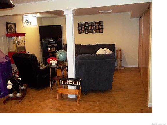 5th image of 8095 Ashwood Dr