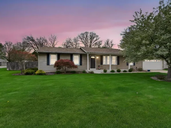 51835 Candy Ln, Granger, IN 46530