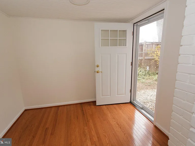 1419 N Longfellow St — Photo 23