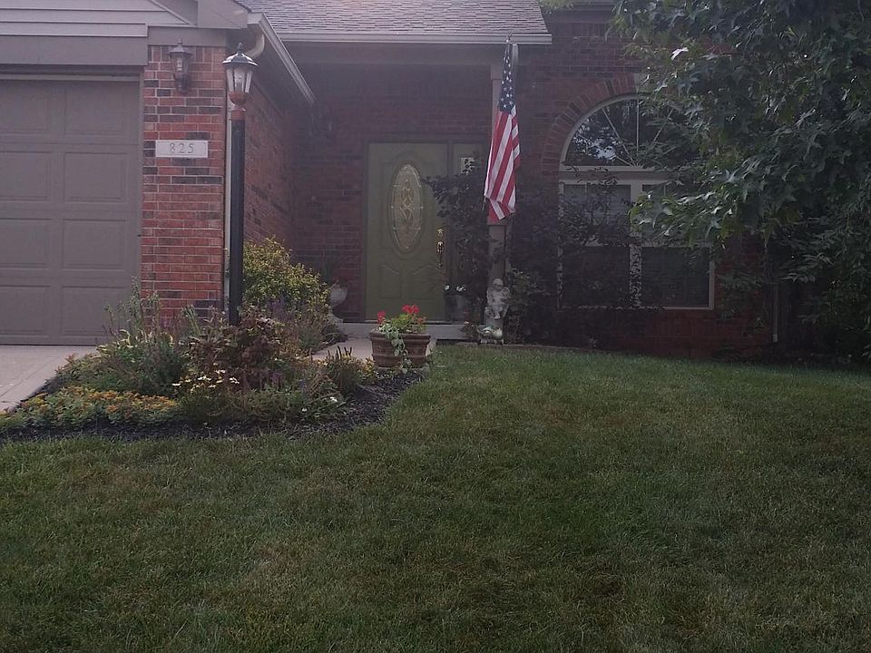 2nd image of 825 Lionshead Ln