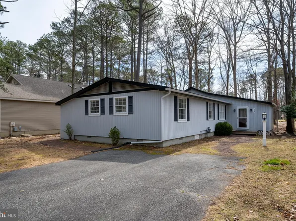 69 Windjammer Rd, Ocean Pines, MD 21811