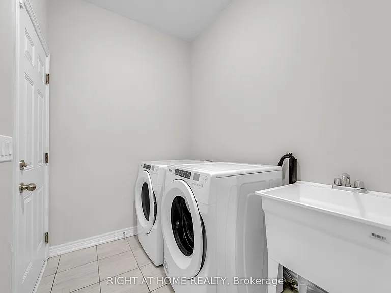 126 Blackwell Cres — Photo 17