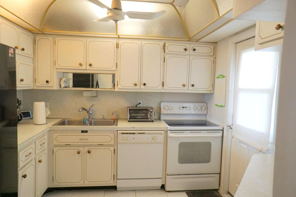 303 N Riverside Drive #PH4, photo 7