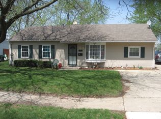 941 Upper Brandon Dr, Aurora, IL 60506