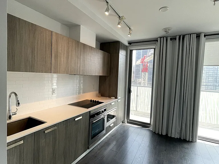 50 Charles St E #1102 — Photo 5