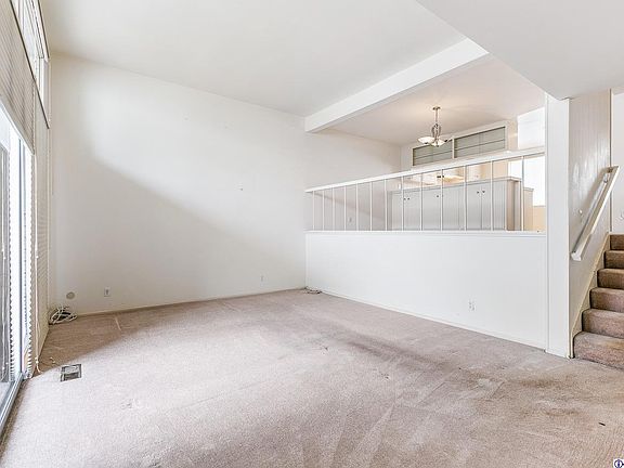 4th image of 4413 W Sarah St