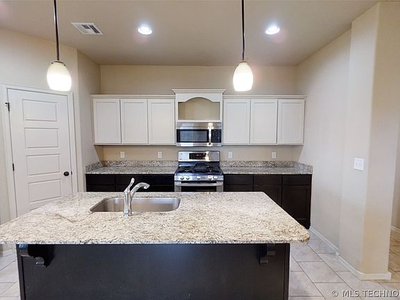 2nd image of 14506 E 111th Pl