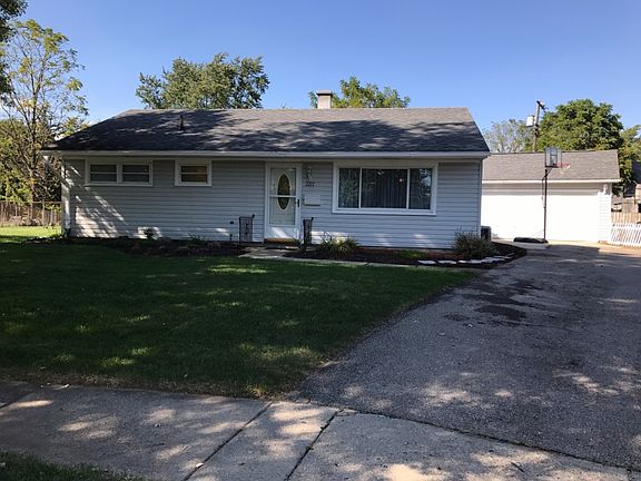 3rd image of 2217 Whitney Pl