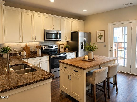 3rd image of 109 Dove Cottage Ln