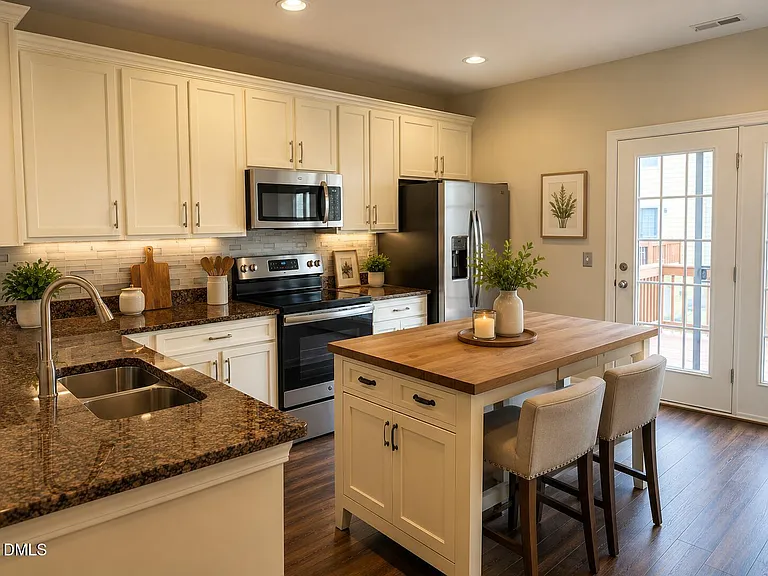 109 Dove Cottage Ln — Photo 3