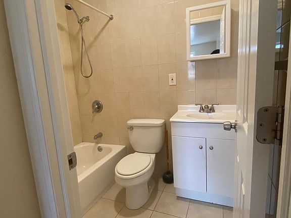 5th image of 606 Mead St #2