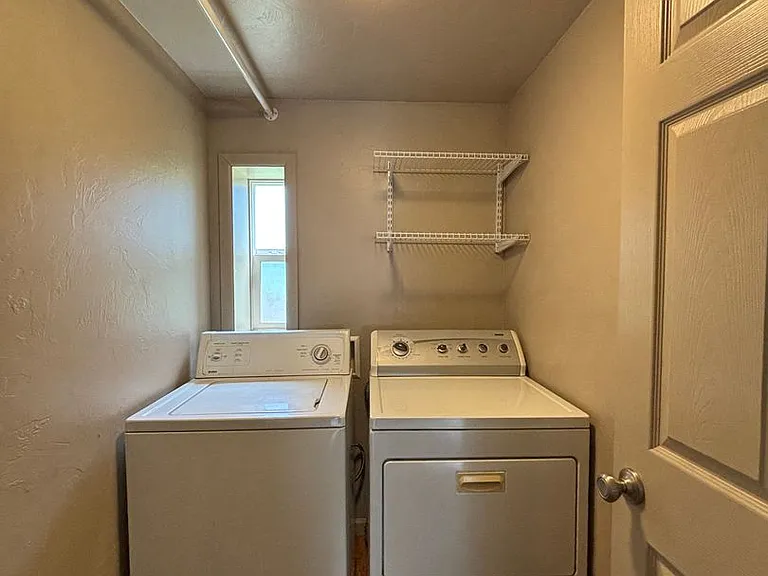 1402 S Willson Ave — Photo 8