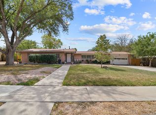 210 Shadywood Ln, San Antonio, TX 78216