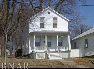 907 W Market St, Bloomington, IL 61701