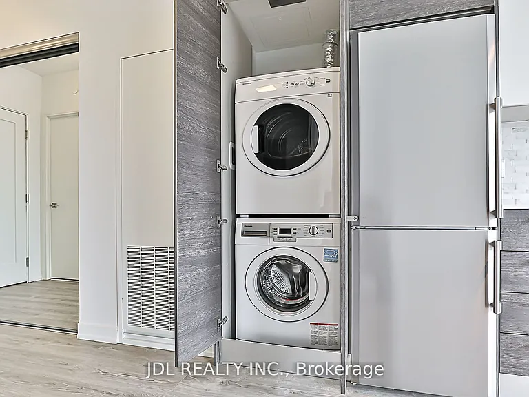 28 Wellesley St E #1808 — Photo 10