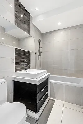 Rented by Compass | media 7