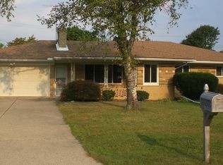 38300 Medville Dr, Sterling Heights, MI 48312