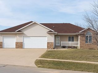 441 Wildflower Dr, Fairfax, IA 52228