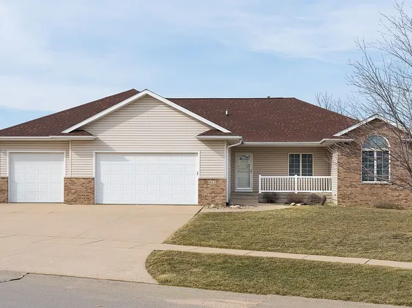 441 Wildflower Dr, Fairfax, IA 52228