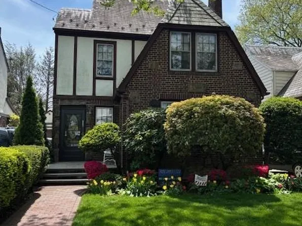 236 Crocus Avenue, Floral Park, NY 11001